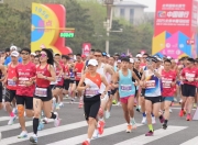 爱游戏体育官方入口-肯尼亚选手夺得马拉松金牌，身体力行