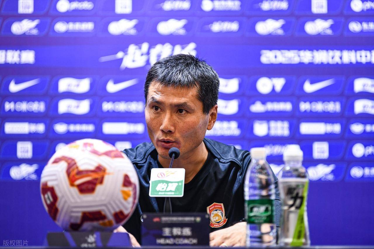 包含随着海港3-0！中超大变天，国安半程冠军：5队保级，王钰栋射手榜第3的词条