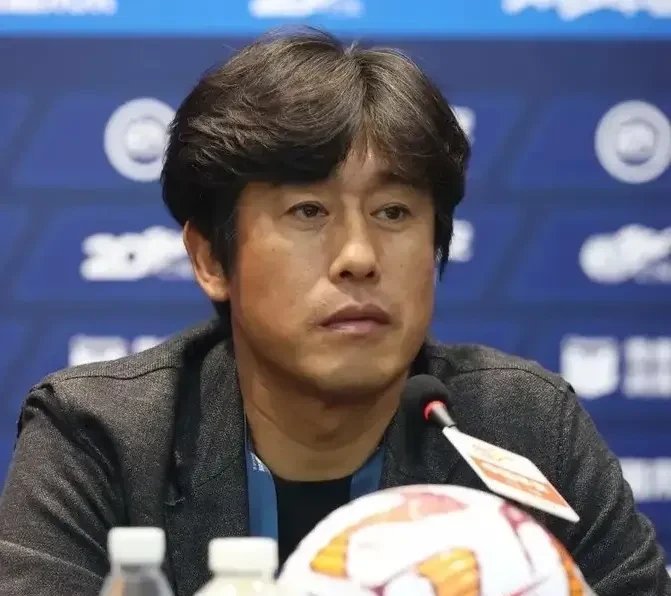 成都蓉城回应：高度重视正与徐正源沟通的简单介绍